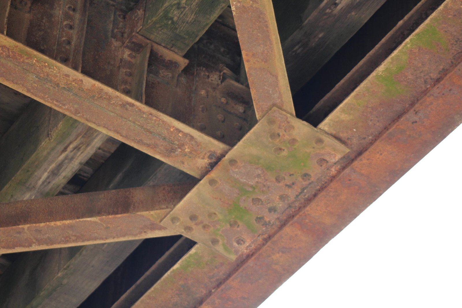 Floorbeam connection to girder